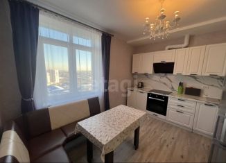 Сдаю в аренду 2-ком. квартиру, 50 м2, Тюмень, Харьковская улица, 76