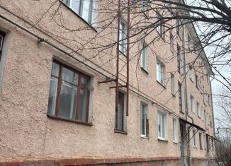 Продается двухкомнатная квартира, 38 м2, Асбест, Уральская улица, 72