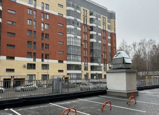 Сдам в аренду машиноместо, 13 м2, Казань, улица Зур Урам, 1К