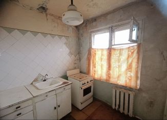 Продаю 2-ком. квартиру, 46 м2, Астрахань, улица Маркина, 98