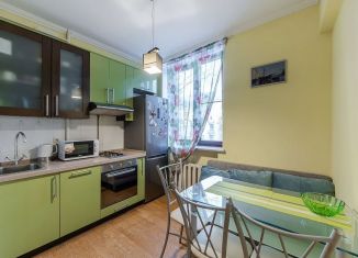 Сдача в аренду 5-ком. квартиры, 33 м2, Москва, улица Маршала Бирюзова, 35к1, район Щукино