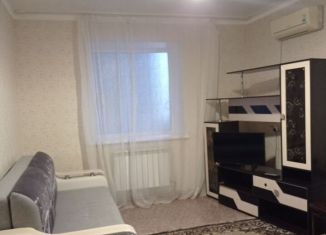 Сдаю двухкомнатную квартиру, 45 м2, Красный Кут, улица Куховаренко, 125