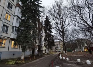 Продам двухкомнатную квартиру, 48 м2, Ставропольский край, улица Долина Роз, 12