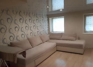 Сдаю в аренду 2-ком. квартиру, 40 м2, Новочеркасск, улица Крылова, 18