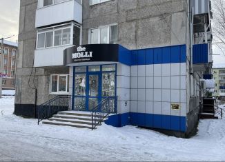 Аренда торговой площади, 52 м2, Осинники, улица Ефимова, 9