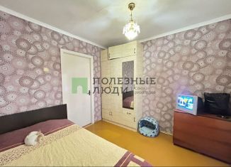 Продаю 3-ком. квартиру, 64 м2, Крымск, улица Свердлова, 134