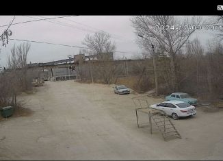 Сдается в аренду машиноместо, 30 м2, Саратовская область, проспект Строителей, 36