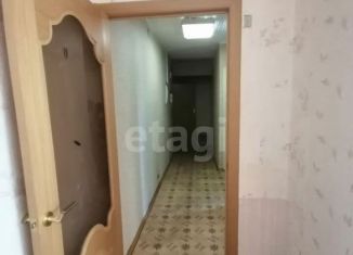 Продаю трехкомнатную квартиру, 56.7 м2, Кыштым, улица Освобождения Урала, 4