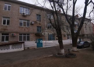 Продажа 3-ком. квартиры, 70 м2, Элиста, улица Ю. Клыкова, 9