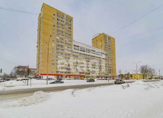 Продается 1-ком. квартира, 36 м2, Екатеринбург, улица Бакинских Комиссаров, 113, метро Машиностроителей