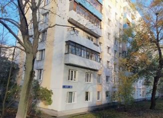 Трехкомнатная квартира на продажу, 56.8 м2, Москва, 3-й квартал, 20