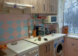 Продается трехкомнатная квартира, 47 м2, Курск, улица Малышева, 8