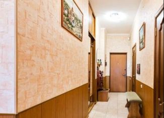 Трехкомнатная квартира в аренду, 100 м2, Москва, Веерная улица, 22к2, метро Раменки