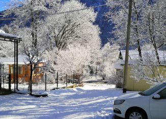 Сдается в аренду трехкомнатная квартира, 70 м2, Теберда, Бадукский переулок, 22