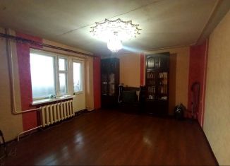 Продается трехкомнатная квартира, 64 м2, Новошахтинск, улица Короленко, 13