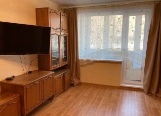 Продается 3-комнатная квартира, 47 м2, Мурманск, улица Бочкова, 17