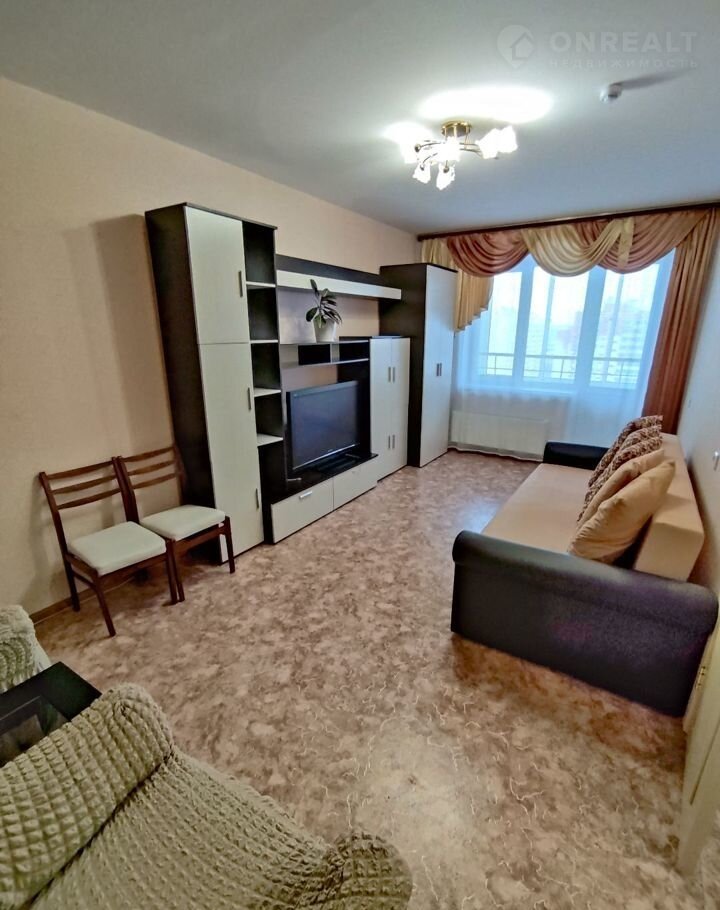 Диван в подъезде. Алтайская 76/2. Иркутский 146. Университет студия. Свои люди казань лево-булачная улица.